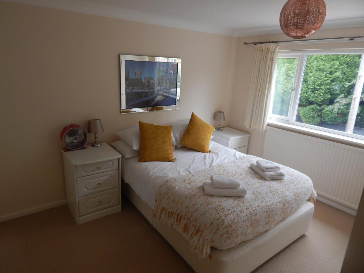 Spacious 3 Bdr House With Parking-Families-Corporate Groups By Orbitat Accommodations Cambridge Exterior foto